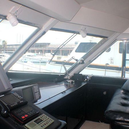 Your Own Private Yacht Hotel ซานต์อาเตรียเดเบซอซ ภายนอก รูปภาพ