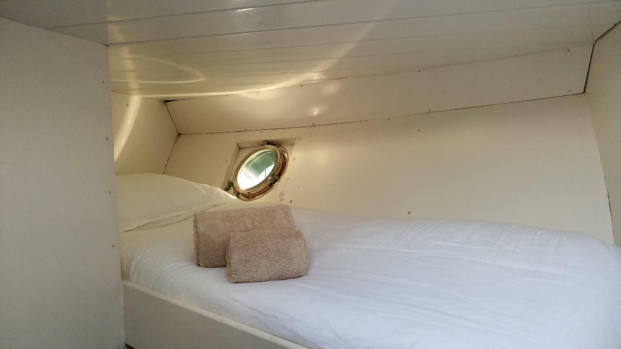 Your Own Private Yacht Hotel ซานต์อาเตรียเดเบซอซ ภายนอก รูปภาพ