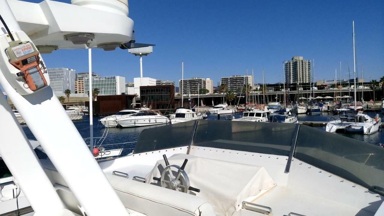 Your Own Private Yacht Hotel ซานต์อาเตรียเดเบซอซ ภายนอก รูปภาพ