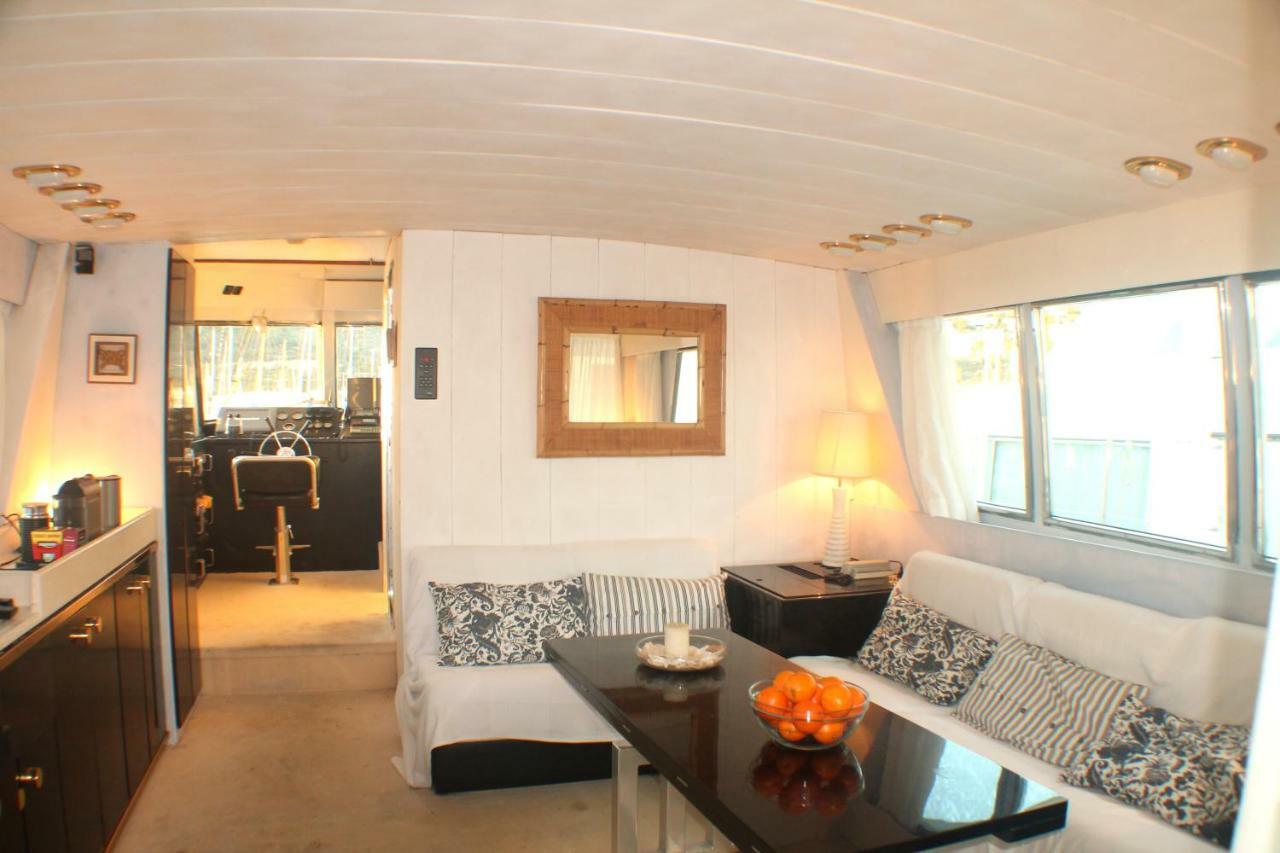Your Own Private Yacht Hotel ซานต์อาเตรียเดเบซอซ ภายนอก รูปภาพ