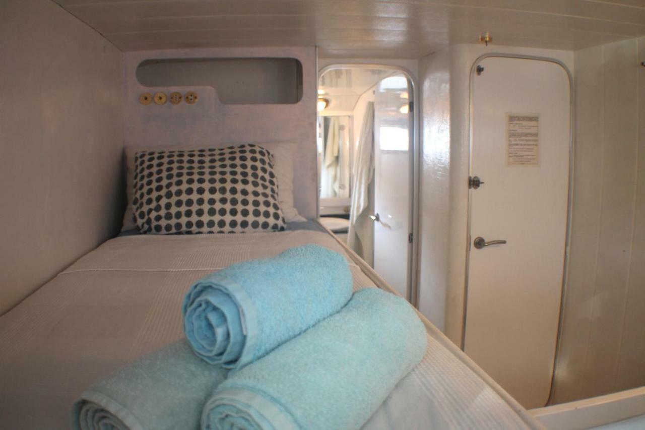 Your Own Private Yacht Hotel ซานต์อาเตรียเดเบซอซ ภายนอก รูปภาพ