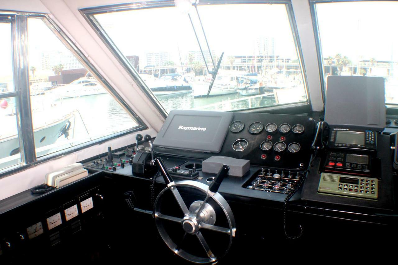 Your Own Private Yacht Hotel ซานต์อาเตรียเดเบซอซ ภายนอก รูปภาพ
